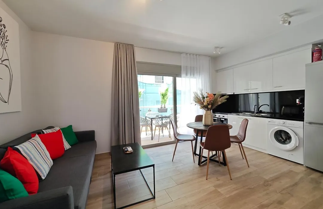 Costa Voula Shared Pool & Beach Apartment A2-1